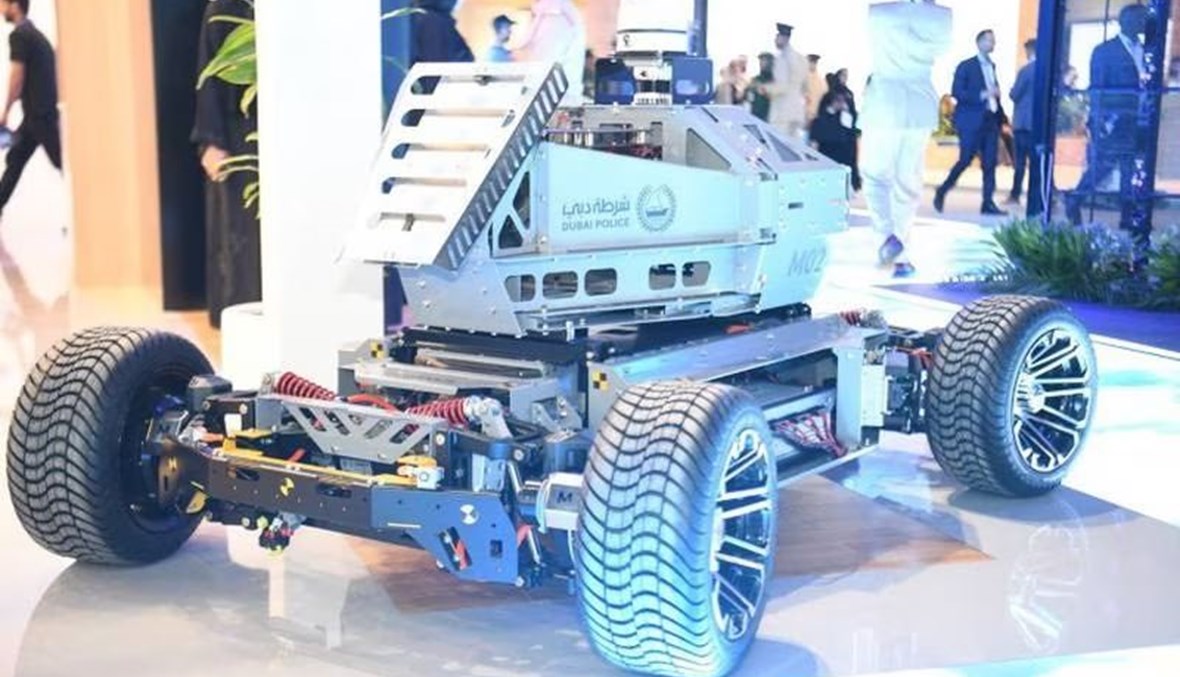 شرطة دبي تكشف عن "روبوكوب": مركبة تستخدم الذكاء الاصطناعيّ وتساعد في حفظ الأمن