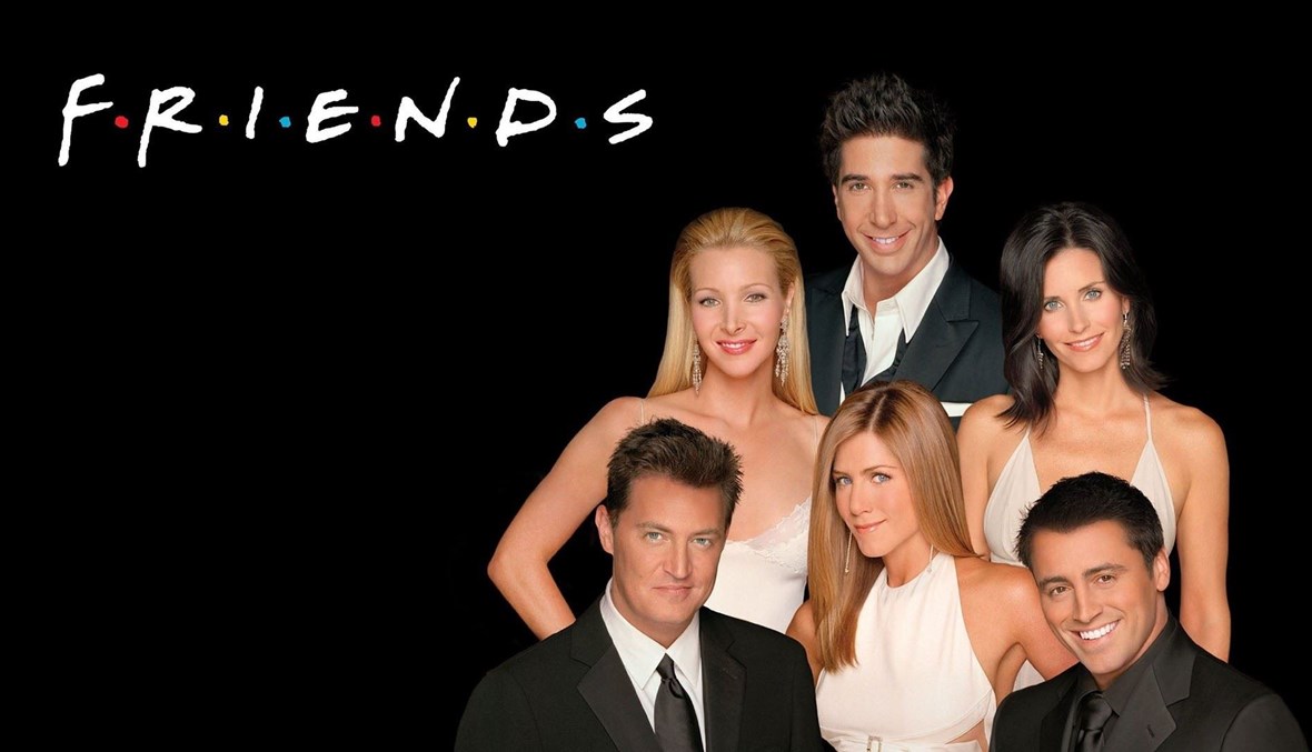 أبطال Friends يوّدعون ماثيو بيري إلى مثواه الأخير