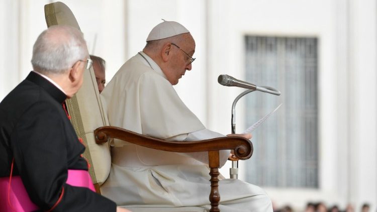 في مقابلته العامة البابا فرنسيس يتحدّث عن الفرح المسيحي