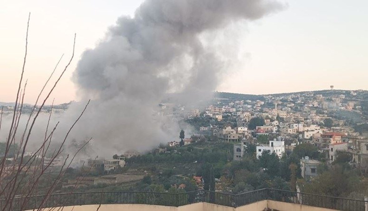 قنابل مضيئة ليلاً فوق الجنوب اللبناني وأعداد النازحين إلى تزايد