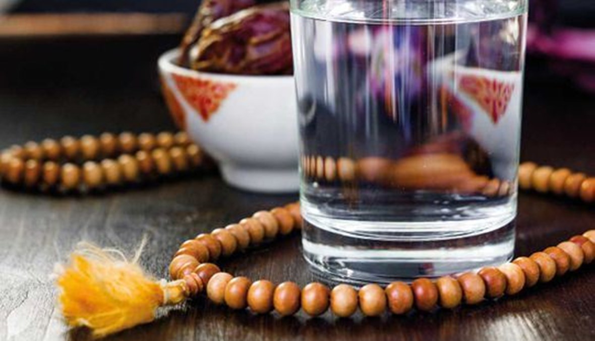 ثلاثة أسئلة حول شرب المياه خلال رمضان... واحذروا هذه الأخطاء!