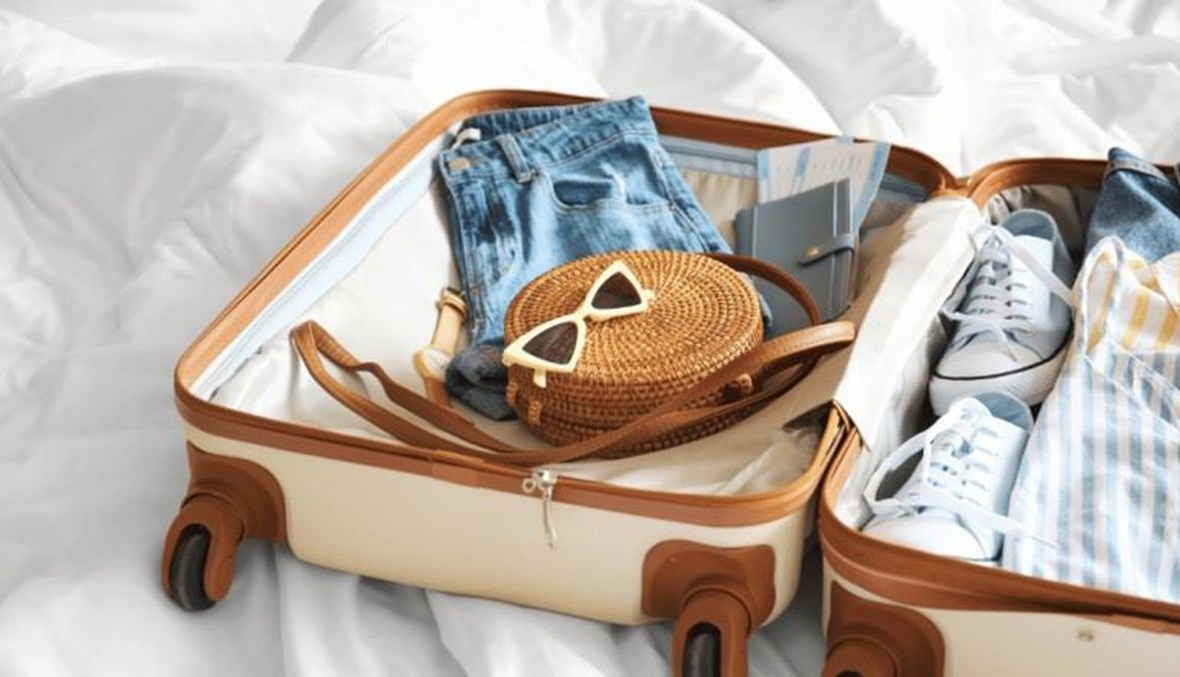 ما يجب وضعه في حقيبة اليد عند السفر