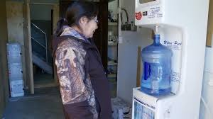 مقرر أممي يجد ’’انتهاكات صارخة‘‘ لحقوق الأمم الأُوَل في مياه شرب نظيفة