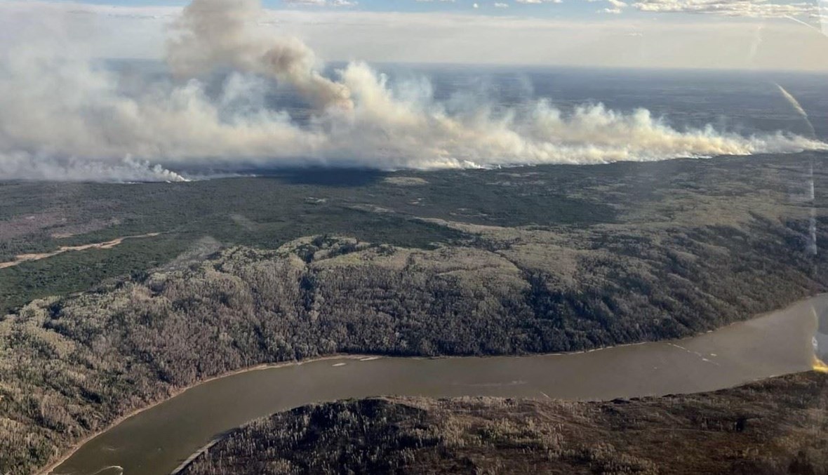 إجلاء مزيد من السكان في غرب كندا بسبب حرائق الغابات