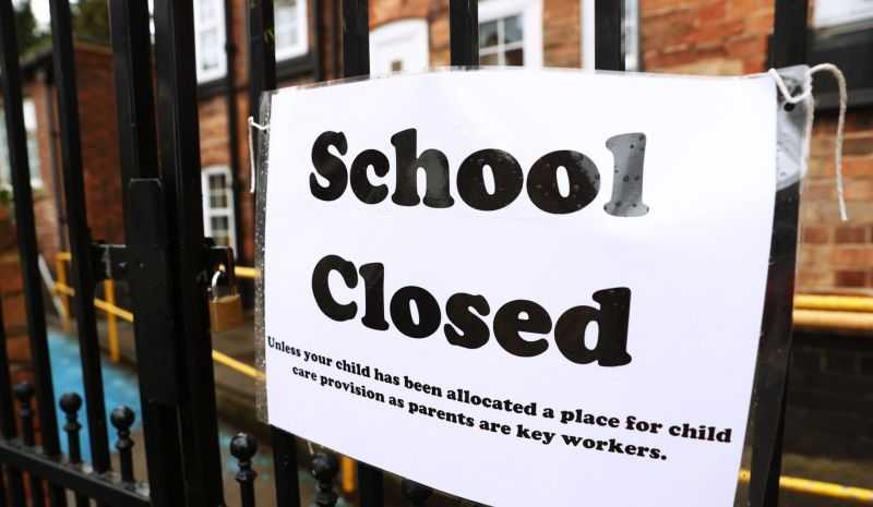 بالصور - إغلاق مدارس في الجنوب بسبب رسالة "واتساب"
