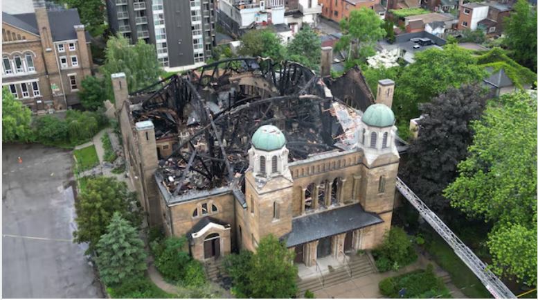 حملة تبرعات لترميم كنيسة تاريخية في تورونتو التهمتها النيران