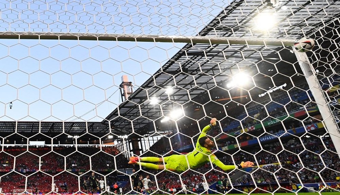 شاكيري يضع سويسرا على مشارف دور الـ16 في كأس أوروبا