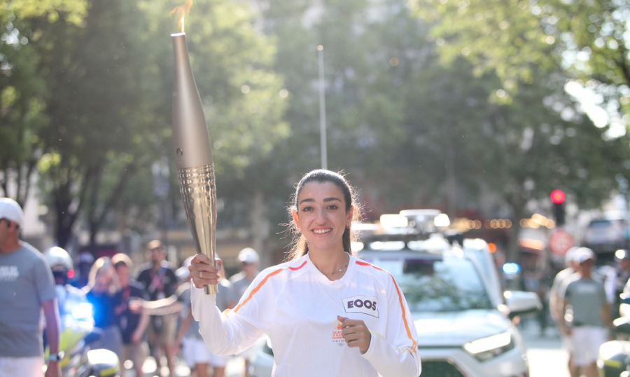 لبنان في اولمبياد باريس: فرح علي حسن تشارك في حمل الشعلة