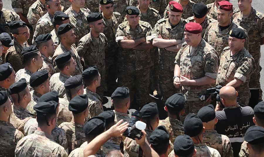 قائد الجيش  اللبناني يزور معهد الرتباء ويفتتح طريقَين في جرود عرسال