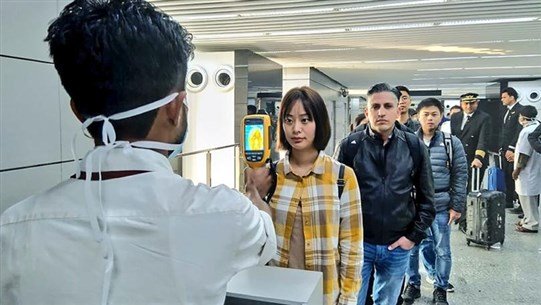 إلغاء أكثر من ألف رحلة جوية في مطاري بكين خوفاً من تفشّي "كورونا"