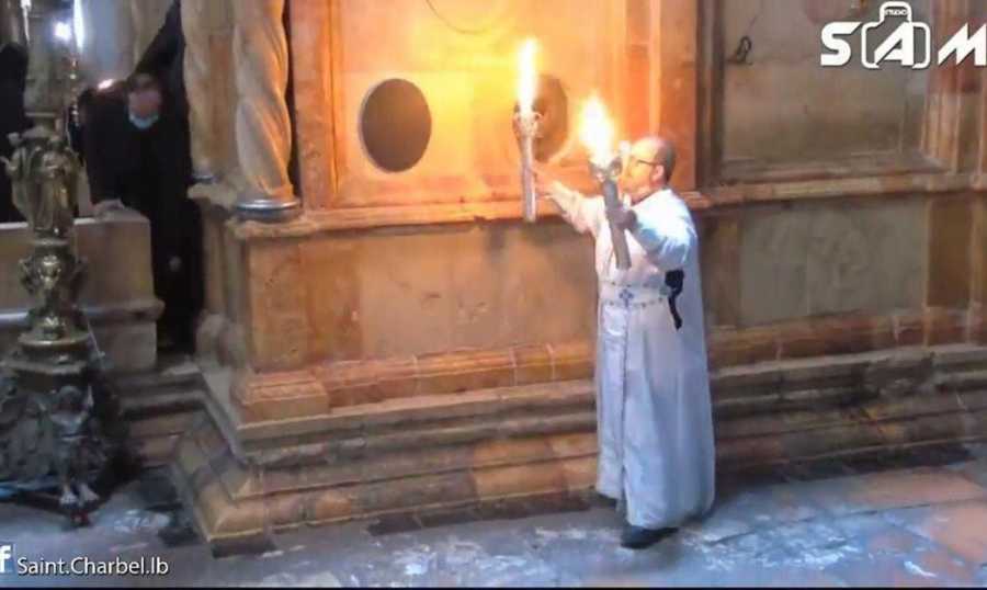 لأول مرة من دون حضور..النور المقدس يفيض من قبر السيد المسيح في كنيسة القيامة - القدس