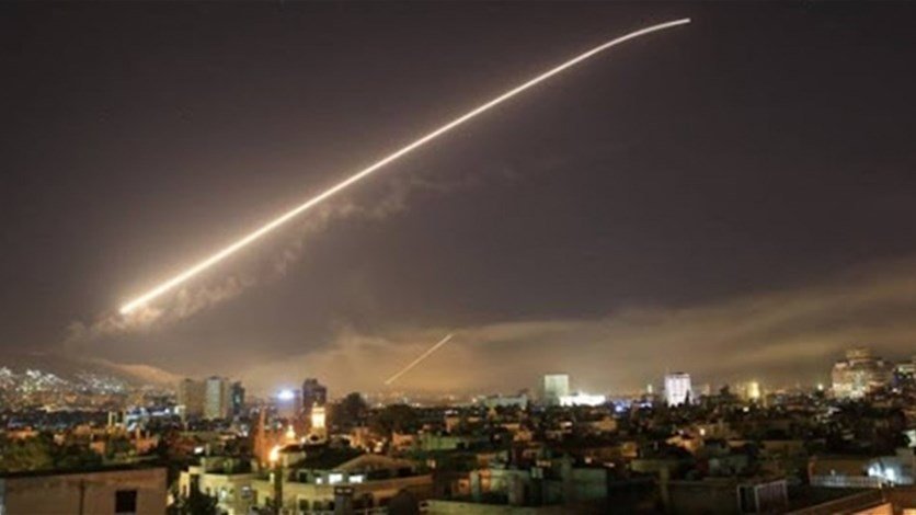 التلفزيون السوري: الدفاعات الجوية تتصدى لطائرات مسيرة معادية بمنطقة جبلة