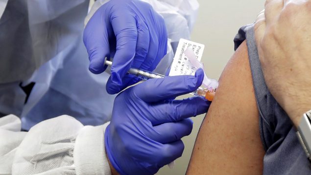الحكومة الكندية تسمح بأوّل اختبار سريري للقاح مُضادّ لكوفيد 19